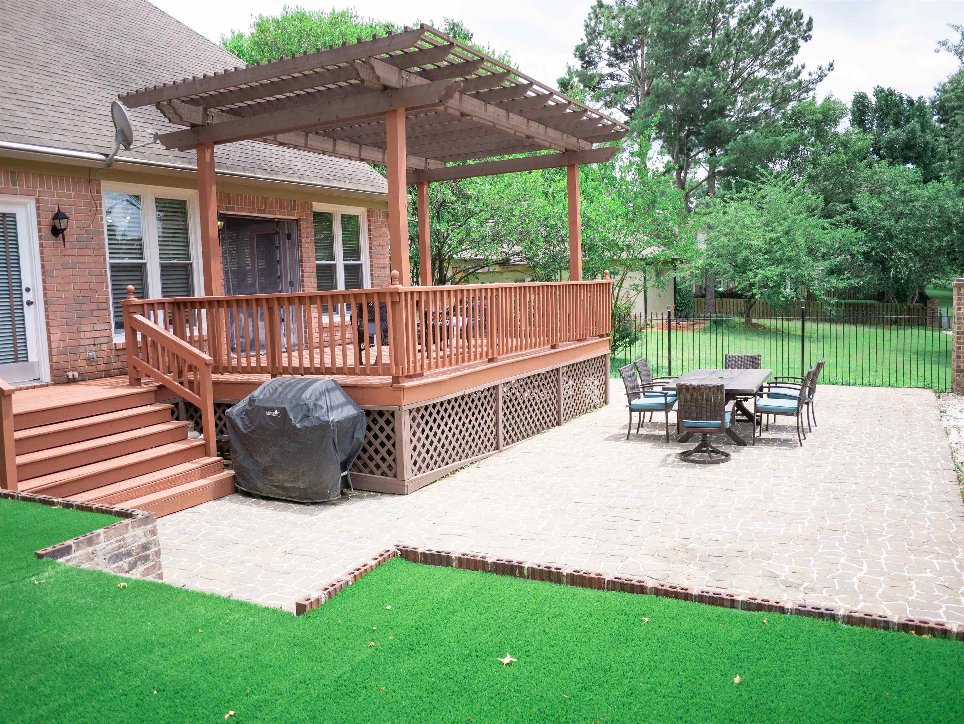1923 Swynford Lane Collierville, TN 38017 - Photo 30 of 35 a view of a house with backyard and sitting area