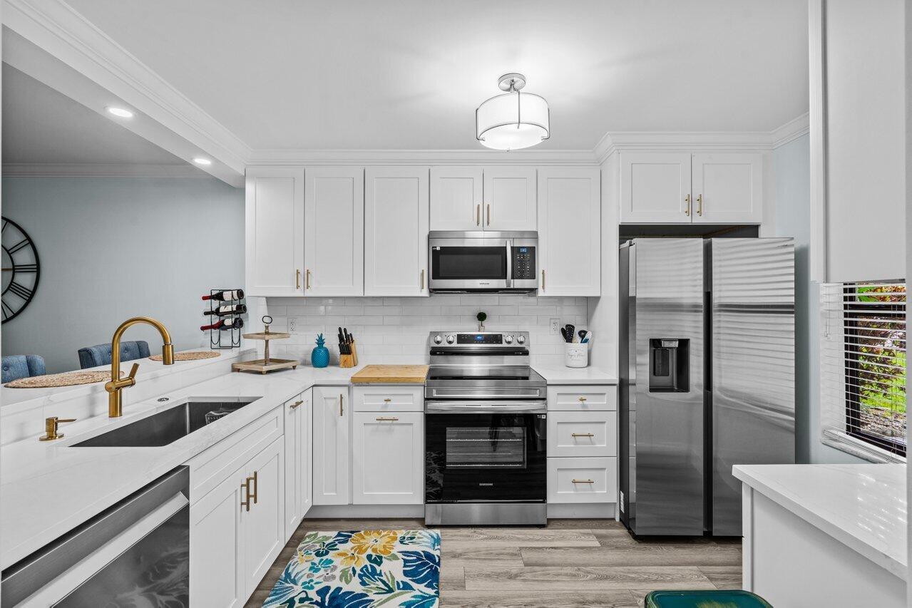 2001 Sabal Ridge Court, Unit A Palm Beach Gardens, FL 33418 - Photo 13 of 49 014-2001SabalRidgeCourt-A-PalmBeachGarde