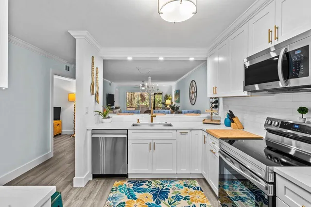 $3,500 | 2001 Sabal Ridge Court, Unit A, Palm Beach Gardens, FL 33418