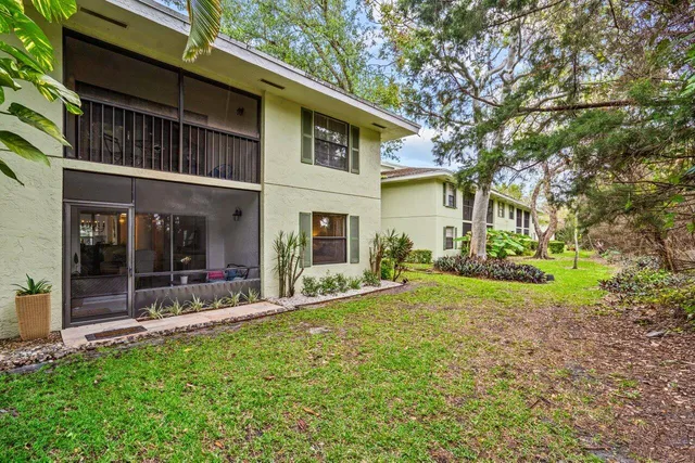 $3,500 | 2001 Sabal Ridge Court, Unit A, Palm Beach Gardens, FL 33418