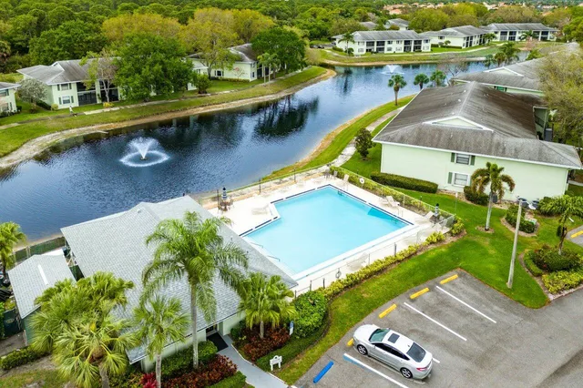 $3,500 | 2001 Sabal Ridge Court, Unit A, Palm Beach Gardens, FL 33418