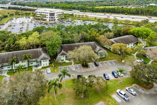 $3,500 | 2001 Sabal Ridge Court, Unit A, Palm Beach Gardens, FL 33418