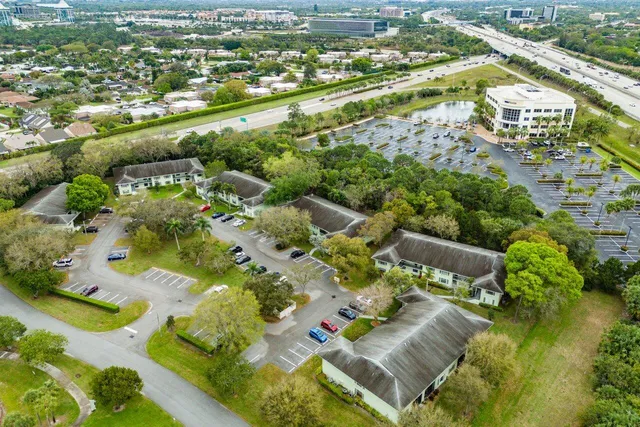 $3,500 | 2001 Sabal Ridge Court, Unit A, Palm Beach Gardens, FL 33418