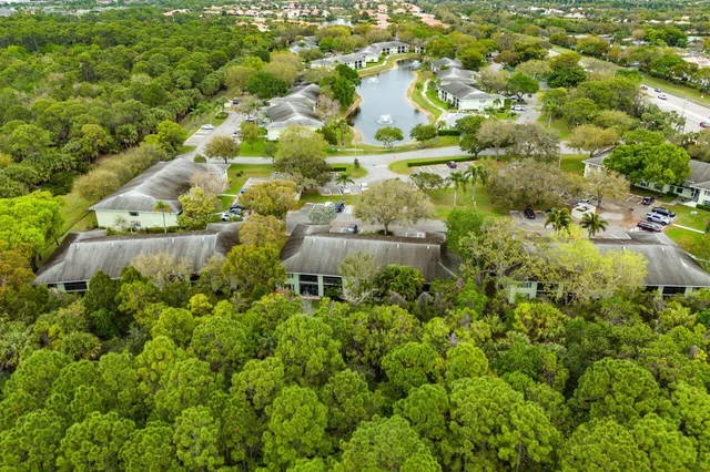 $3,500 | 2001 Sabal Ridge Court, Unit A, Palm Beach Gardens, FL 33418