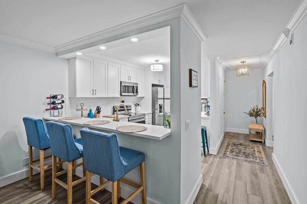 2001 Sabal Ridge Court, Unit A Palm Beach Gardens, FL 33418 - Photo 10 of 49 011-2001SabalRidgeCourt-A-PalmBeachGarde