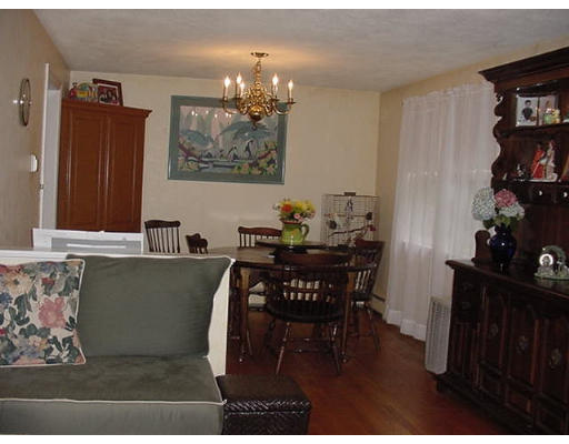 9 Dustin Road Reading, MA 01867 - Photo 3 of 6