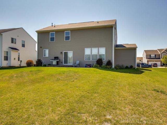 47452 Gloede Road Macomb, MI 48044 - Photo 4 of 24