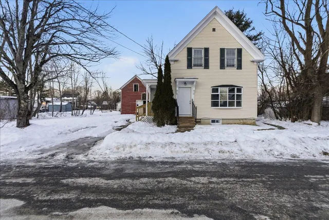 $315,000 | 3 Sampson Street, Richmond, ME 04357