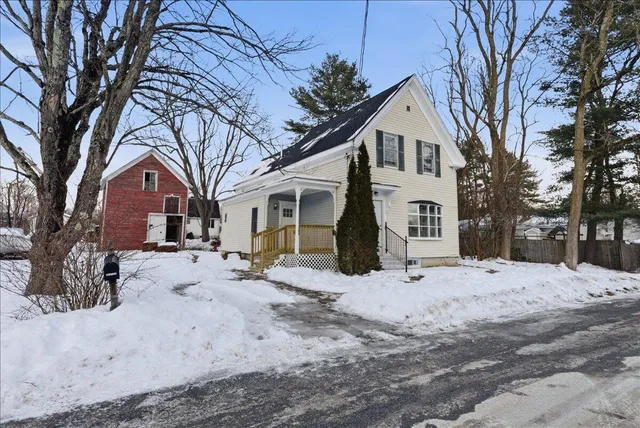 $315,000 | 3 Sampson Street, Richmond, ME 04357