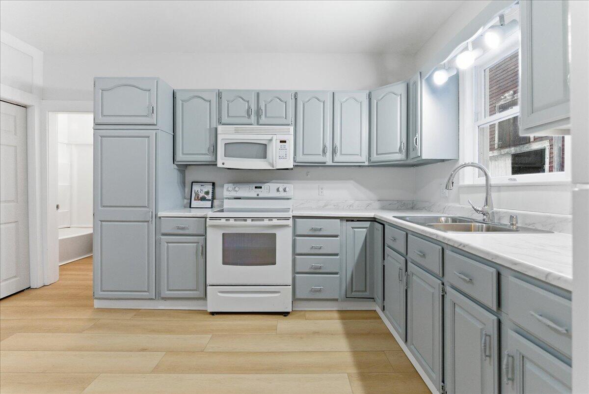 3 Sampson Street Richmond, ME 04357 - Photo 5 of 30 17-3 Sampson St_Richmond_ME-23