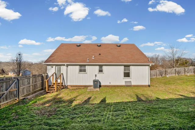 $1,595 | 564 Briarwood Drive, Clarksville, TN 37040