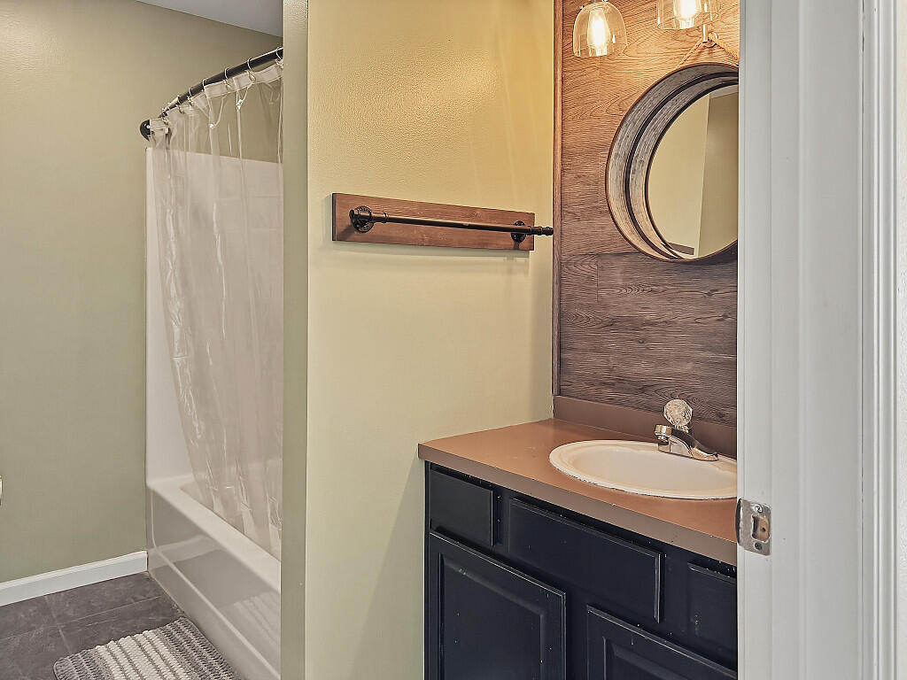 180 Perkins Road Burnham, ME 04922 - Photo 14 of 29 Bathroom
