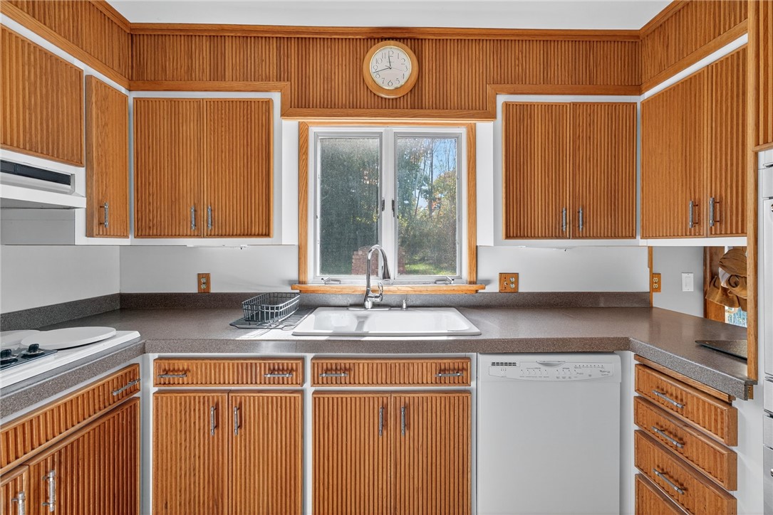 26 Windward Drive Westerly, RI 02891 - Photo 11 of 41