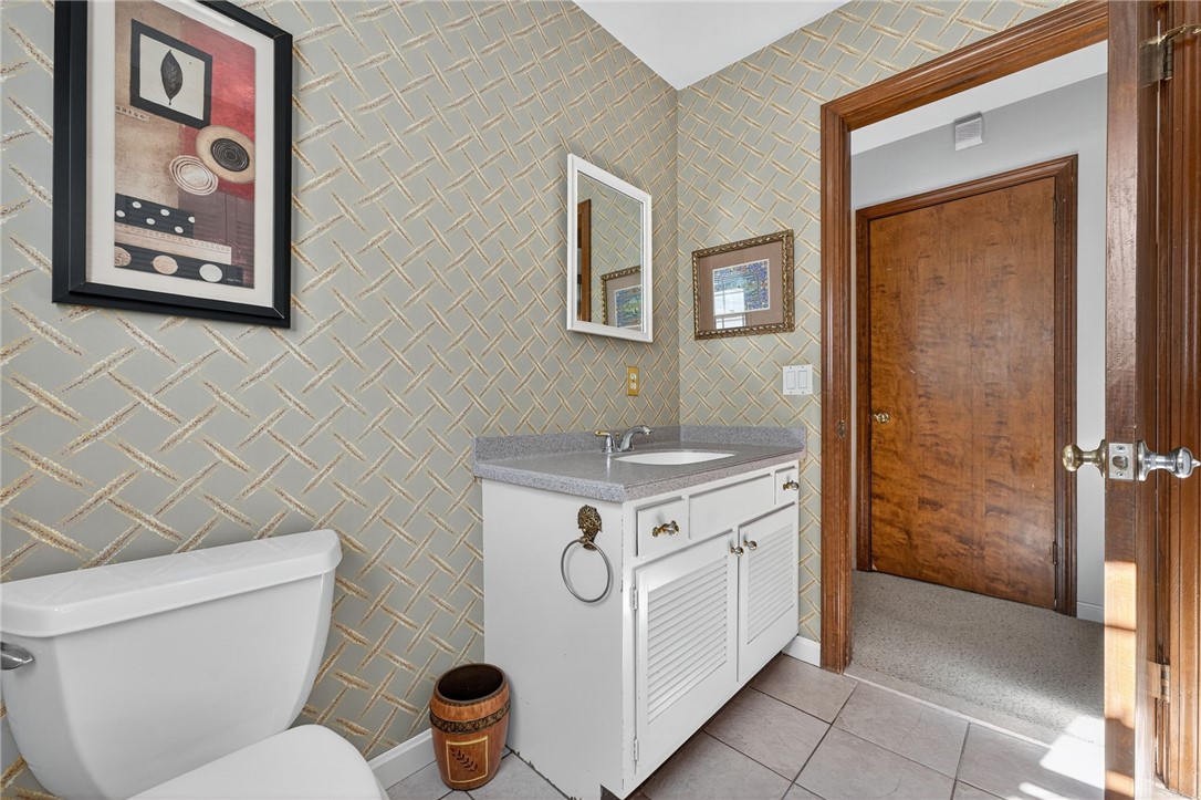 26 Windward Drive Westerly, RI 02891 - Photo 18 of 41 1st fl half-bath