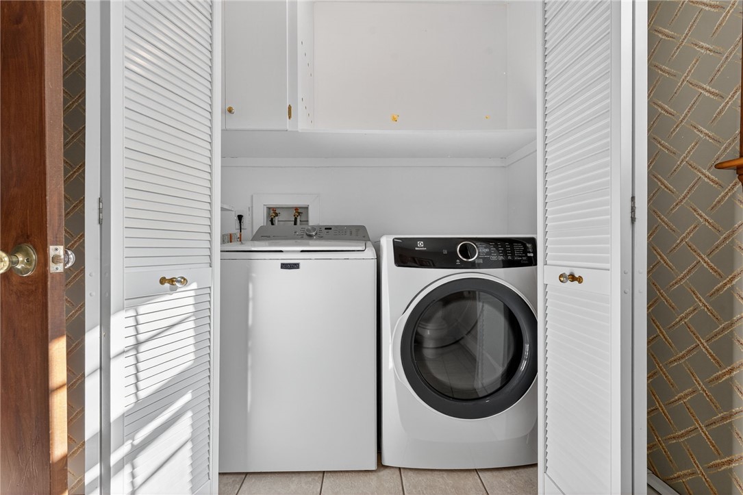 26 Windward Drive Westerly, RI 02891 - Photo 19 of 41 In 1st fl 1/2bath