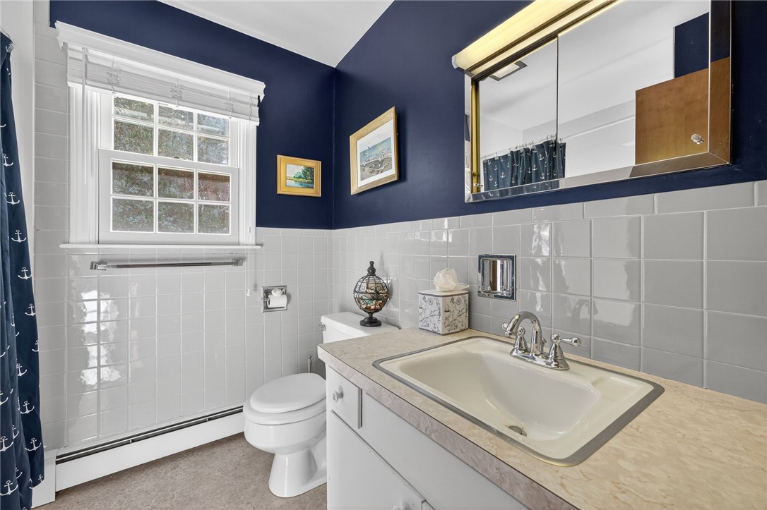 26 Windward Drive Westerly, RI 02891 - Photo 30 of 41 Full bath - 2nd fl