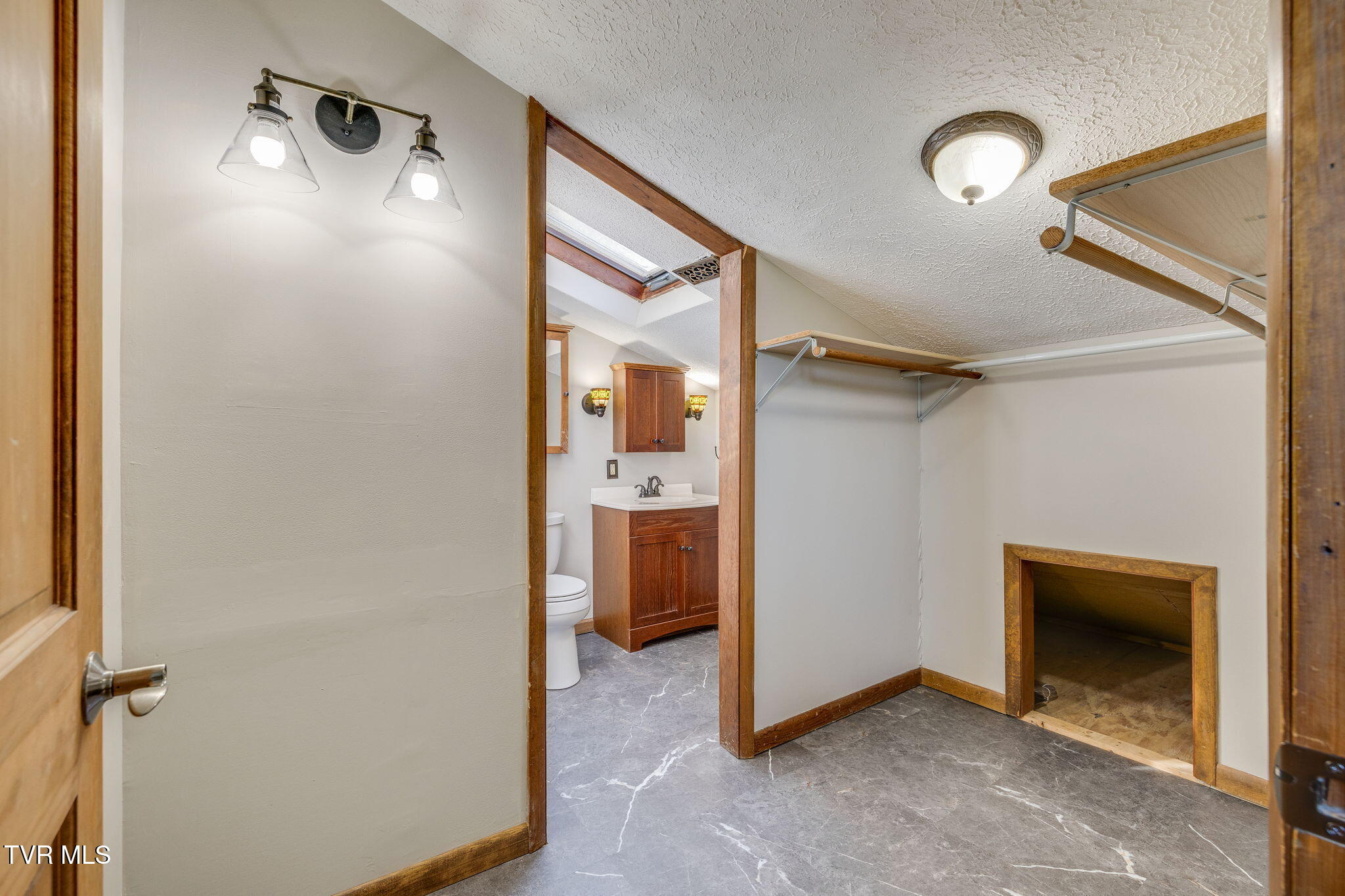 1450 East Shipley Ferry Road Kingsport, TN 37663 - Photo 30 of 49 Master Bath