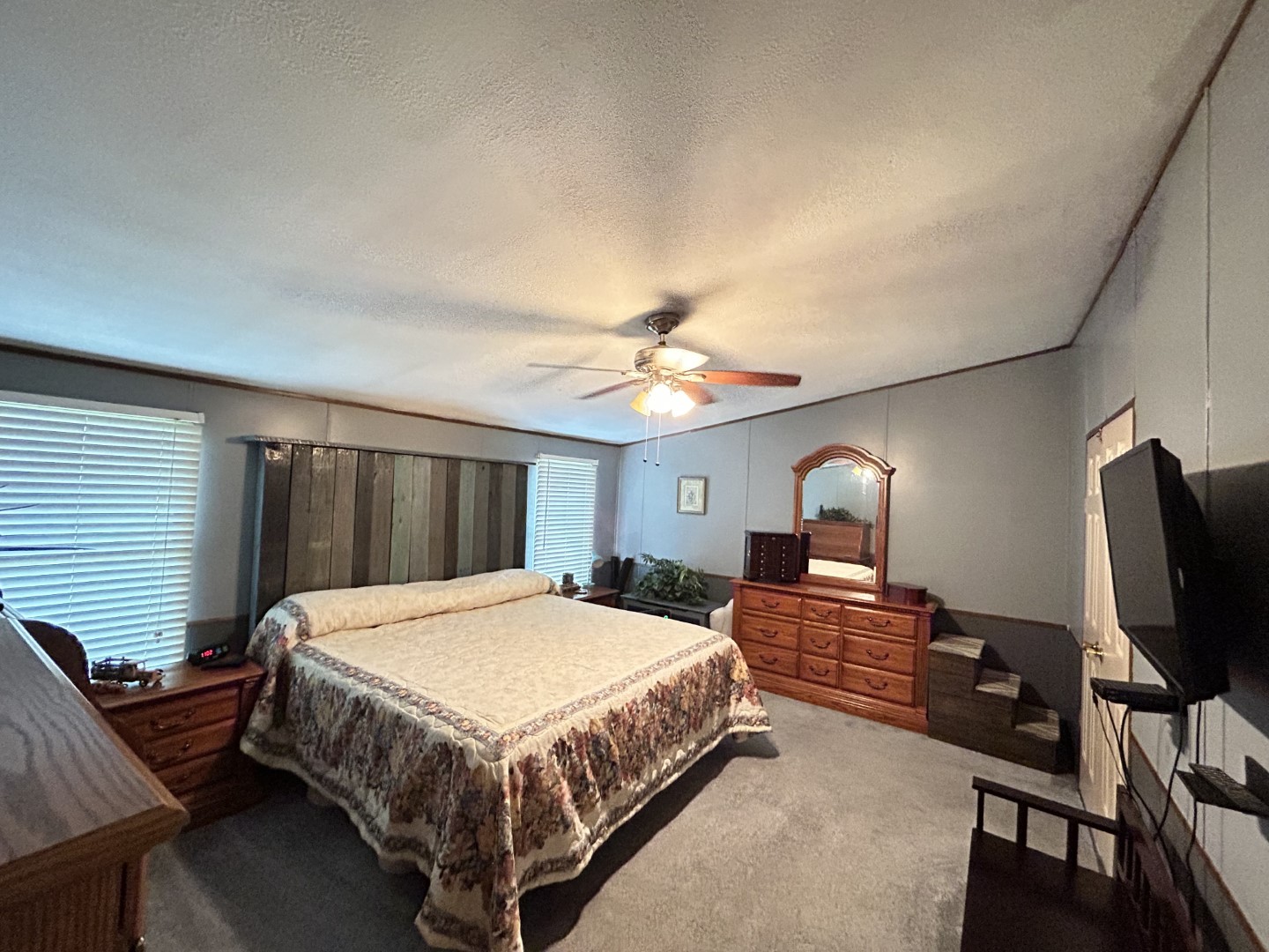 1575 Taylor Road Manchester, TN 37355 - Photo 12 of 28 a bedroom with a bed window and a flat screen television