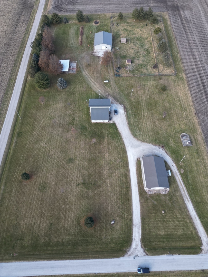 2604 East 1100 North Road Milford, IL 60953 - Photo 1 of 44
