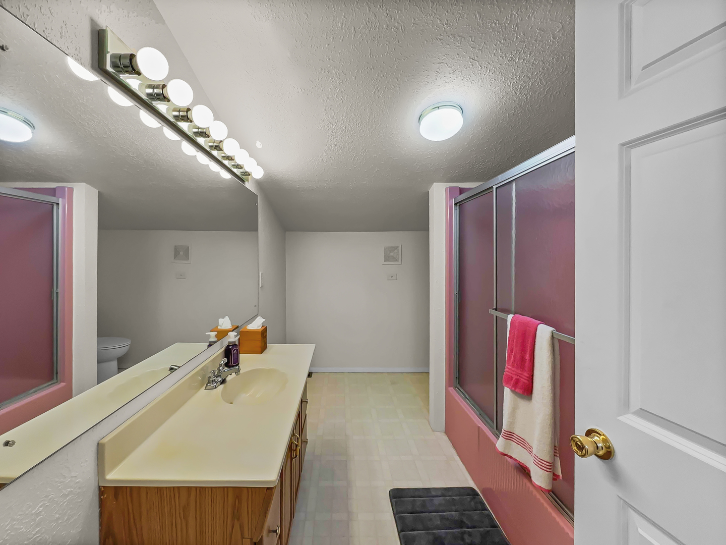 2604 East 1100 North Road Milford, IL 60953 - Photo 22 of 44 a hallway with toys and a large window