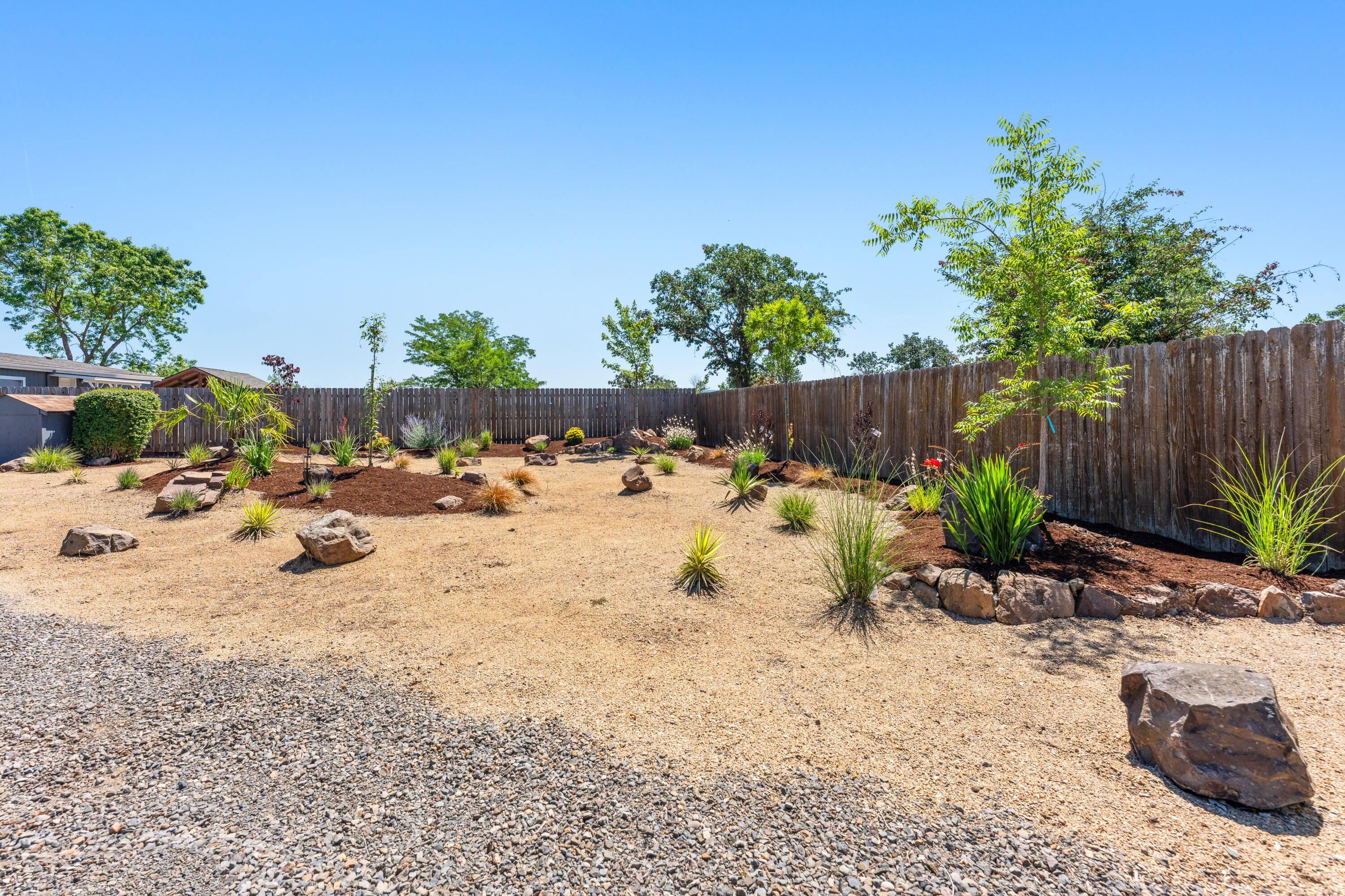 622 Raven Road Central Point, OR 97502 - Photo 4 of 65 DSC00886