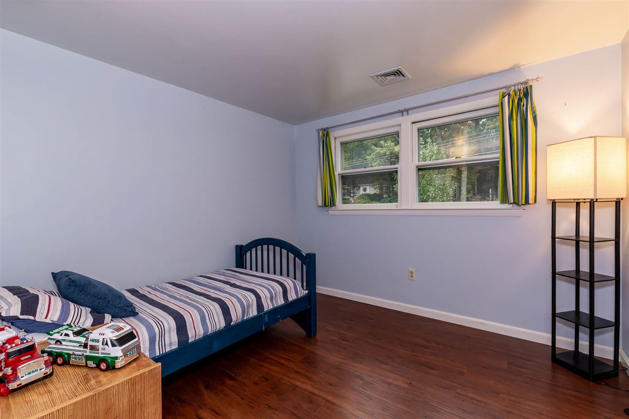 109 Peele Road Nashua, NH 03062 - Photo 14 of 33