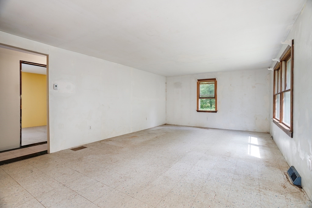 29 North Fitzwilliam Road Royalston, MA 01368 - Photo 10 of 27