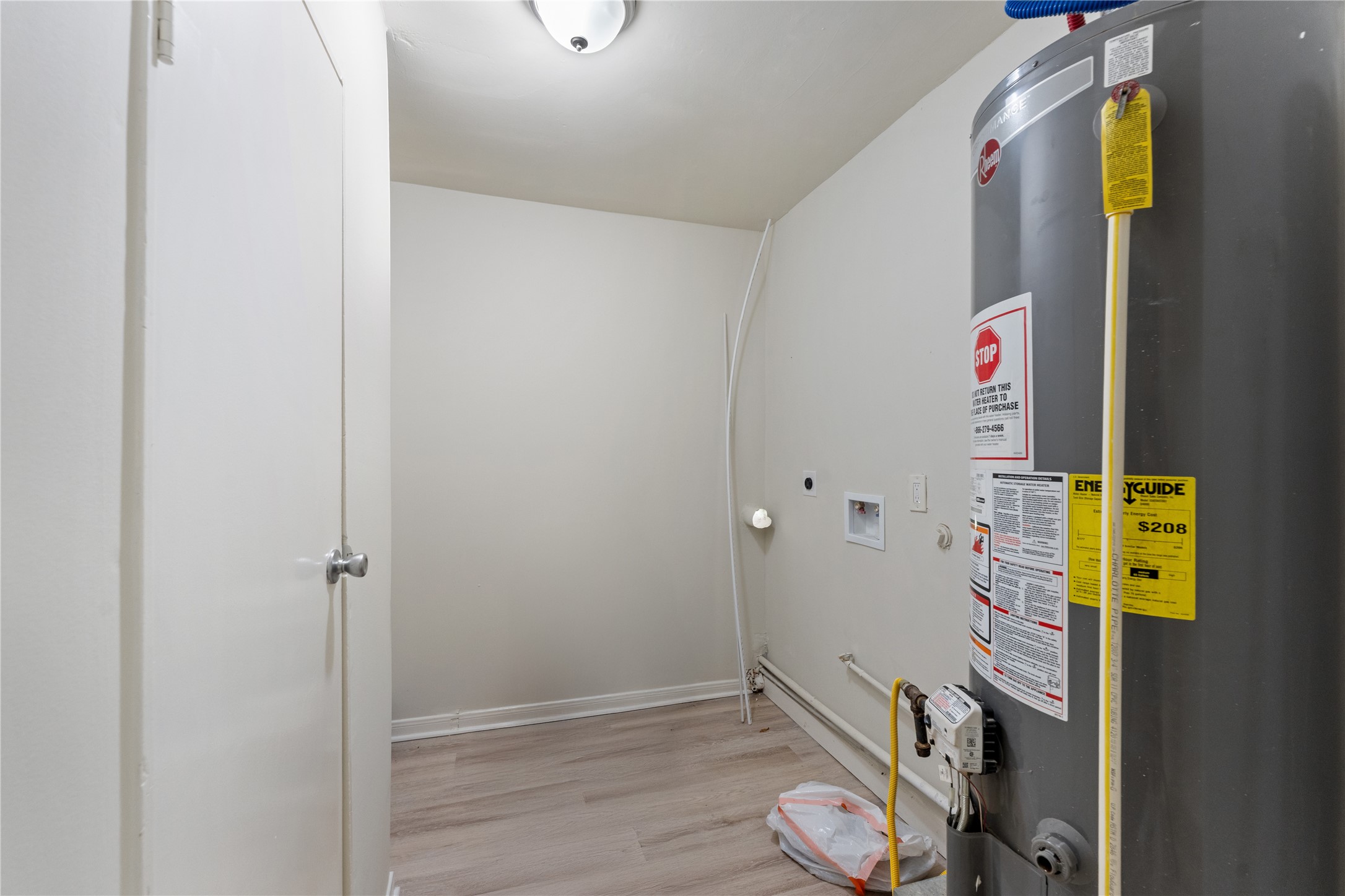 7725 St Lo Road Houston, TX 77033 - Photo 27 of 29 Laundry Room
