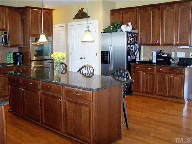 524 Elan Hall Road Cary, NC 27519 - Photo 7 of 25 Kitchen