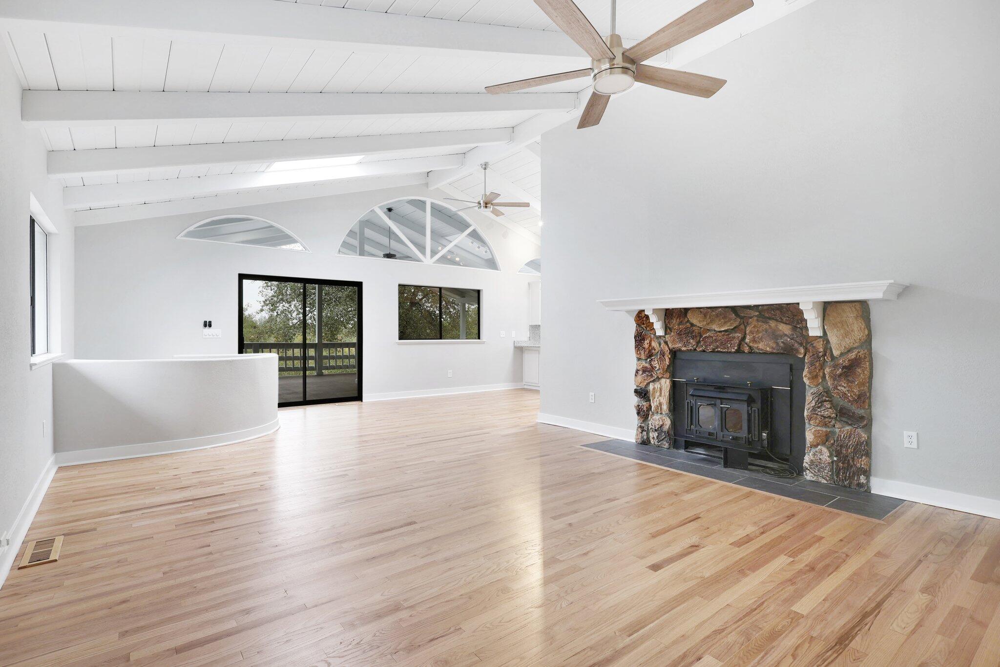 8781 Simmons Road Redding, CA 96001 - Photo 3 of 35 1-web-or-mls-8Q0A1208