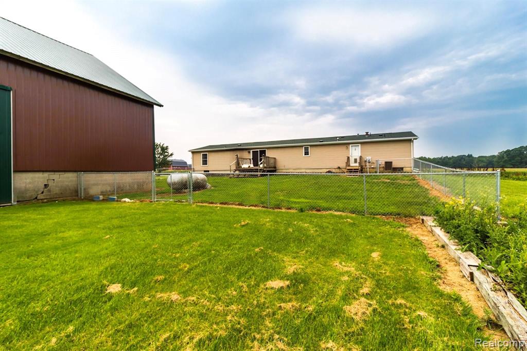 4950 Cade Road Capac, MI 48014 - Photo 6 of 27