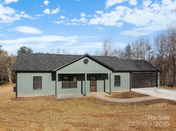 $400,000 | 95 Lexxi Lane, Unit 3, Tryon, NC 28782