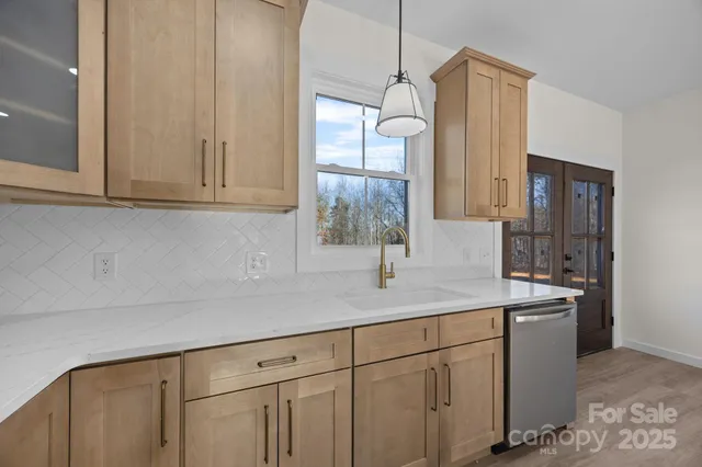 $400,000 | 95 Lexxi Lane, Unit 3, Tryon, NC 28782