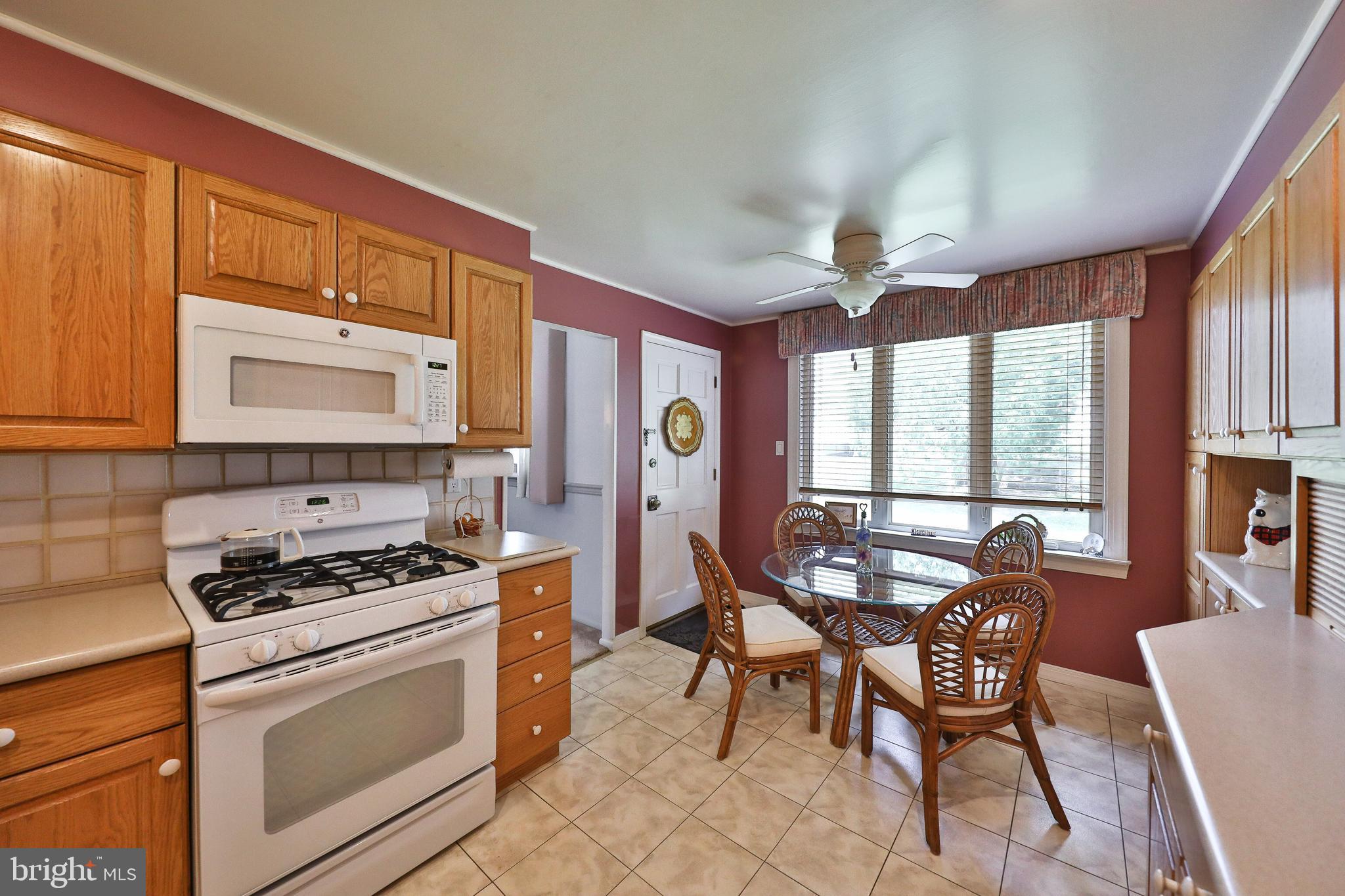 9748 Glenhope Road Philadelphia, PA 19115 - Photo 12 of 33