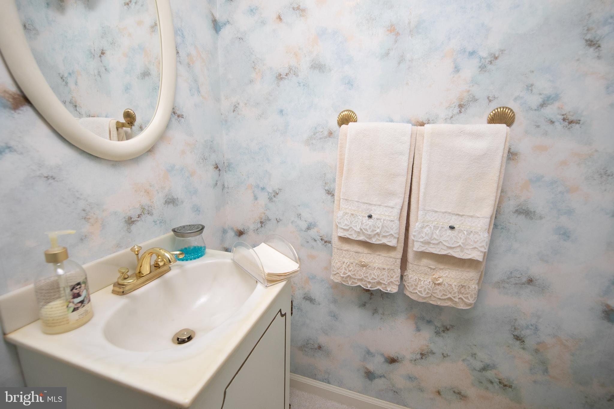 9748 Glenhope Road Philadelphia, PA 19115 - Photo 16 of 33