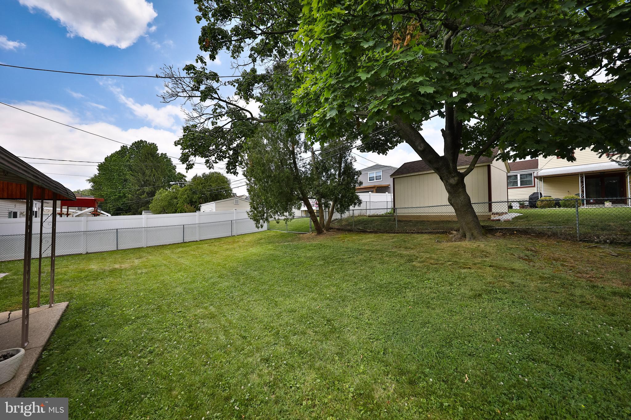 9748 Glenhope Road Philadelphia, PA 19115 - Photo 31 of 33