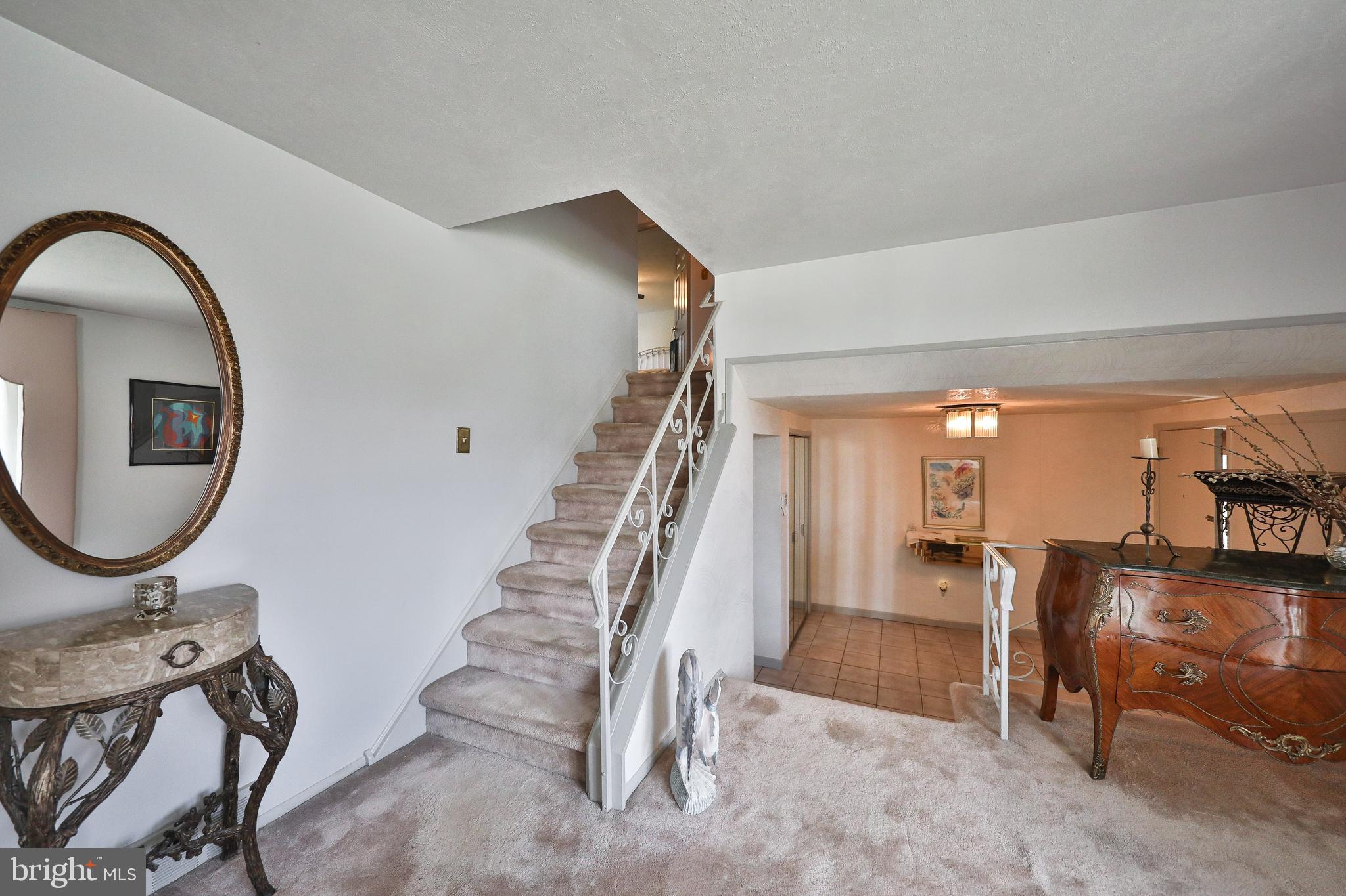 9748 Glenhope Road Philadelphia, PA 19115 - Photo 6 of 33
