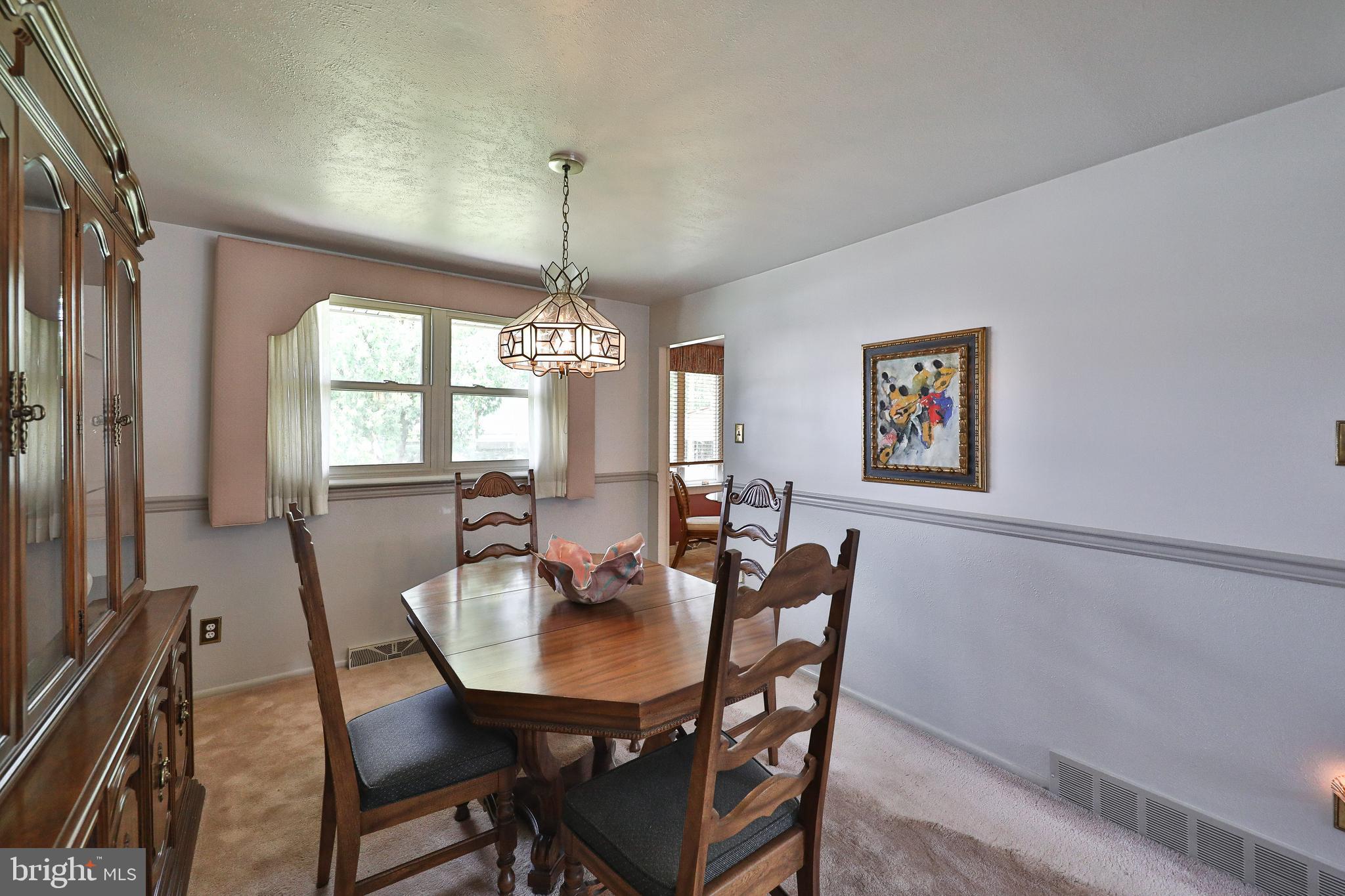 9748 Glenhope Road Philadelphia, PA 19115 - Photo 8 of 33
