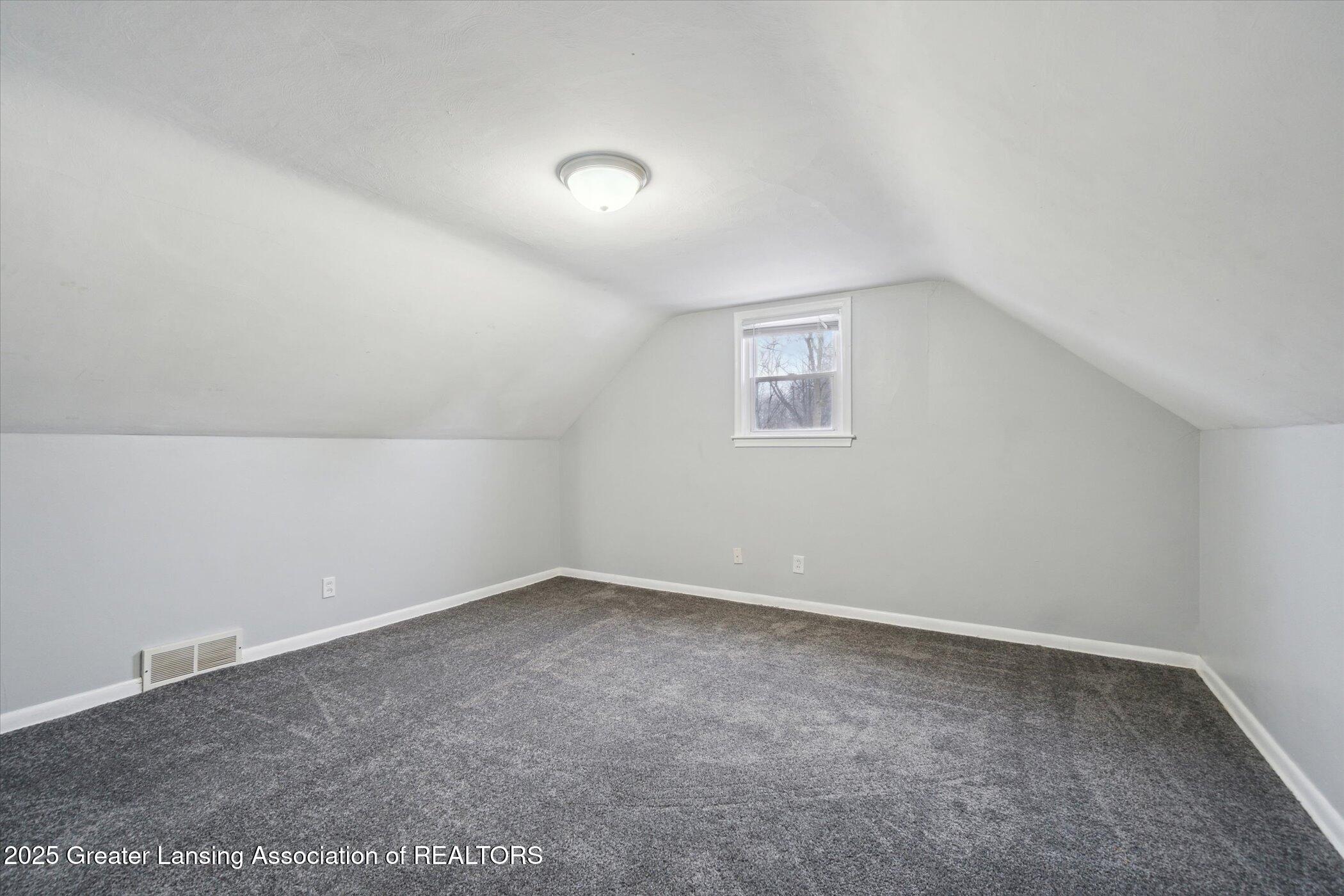 2007 West Miller Road Lansing, MI 48911 - Photo 28 of 34 28-2007-W-Miller-Rd-Lansing-MI-48911-Win