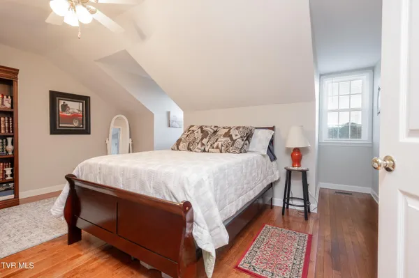 $282,500 | 2030 West Manor Court, Unit 2030, Kingsport, TN 37660