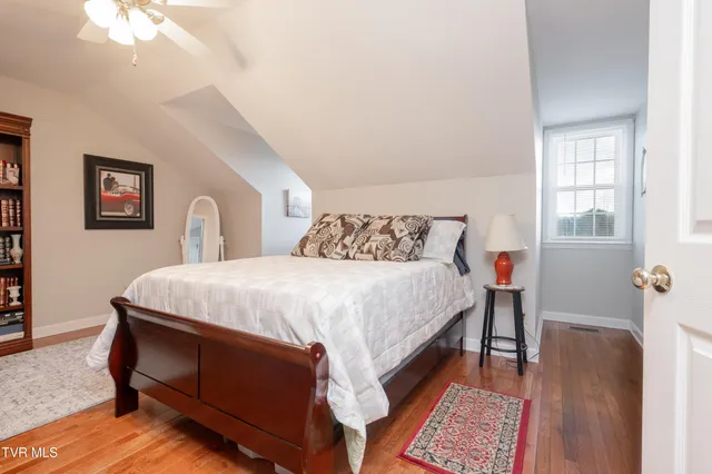 $299,900 | 2030 West Manor Court, Unit 2030, Kingsport, TN 37660