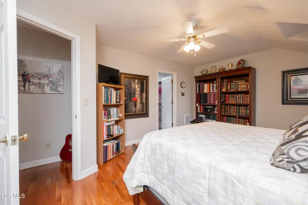 $282,500 | 2030 West Manor Court, Unit 2030, Kingsport, TN 37660