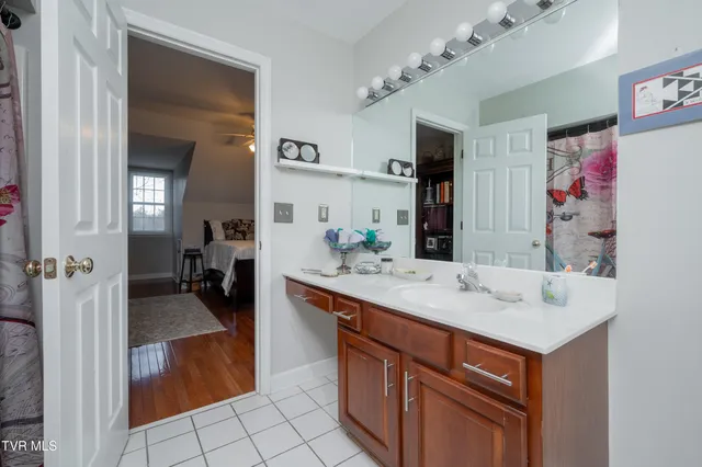 $299,900 | 2030 West Manor Court, Unit 2030, Kingsport, TN 37660