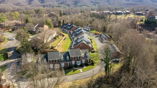 $282,500 | 2030 West Manor Court, Unit 2030, Kingsport, TN 37660