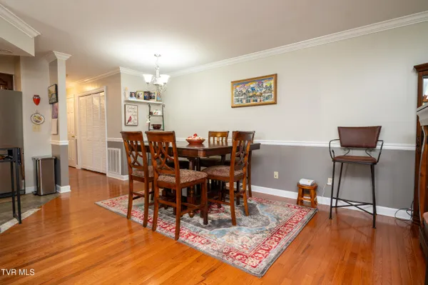 $282,500 | 2030 West Manor Court, Unit 2030, Kingsport, TN 37660