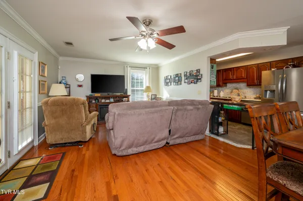 $282,500 | 2030 West Manor Court, Unit 2030, Kingsport, TN 37660