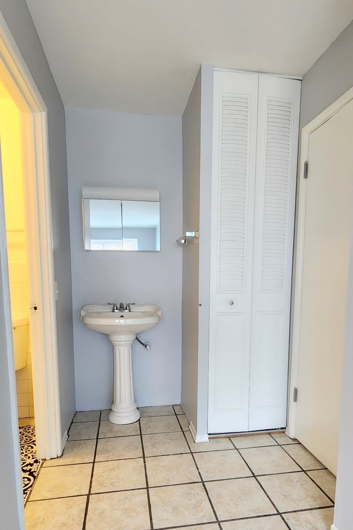 5100 North Sheridan Road, Unit 504 Chicago, IL 60640 - Photo 14 of 16 Gallery Image 14