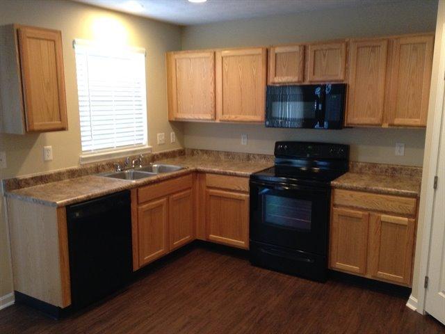 5323 Rivers Edge Boulevard Dayton, OH 45414 - Photo 3 of 10