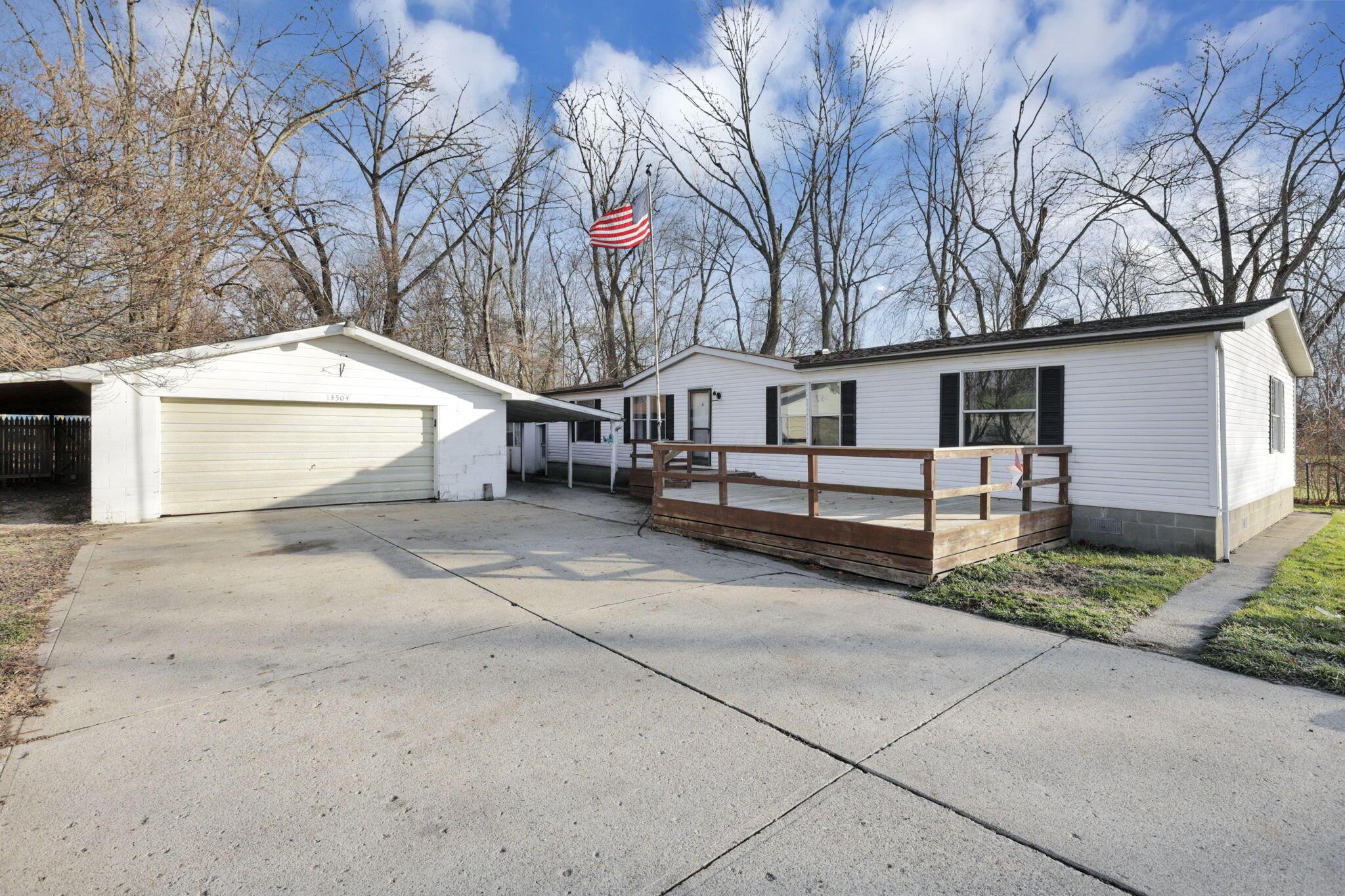 13504 Shell Beach Road Northeast Thornville, OH 43076 - Photo 2 of 28 1-web-or-mls-_S5A1021