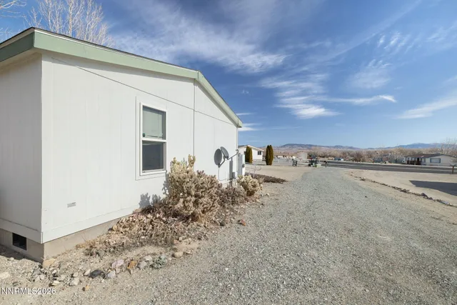 $230,000 | 4 Mobil Drive, Yerington, NV 89447